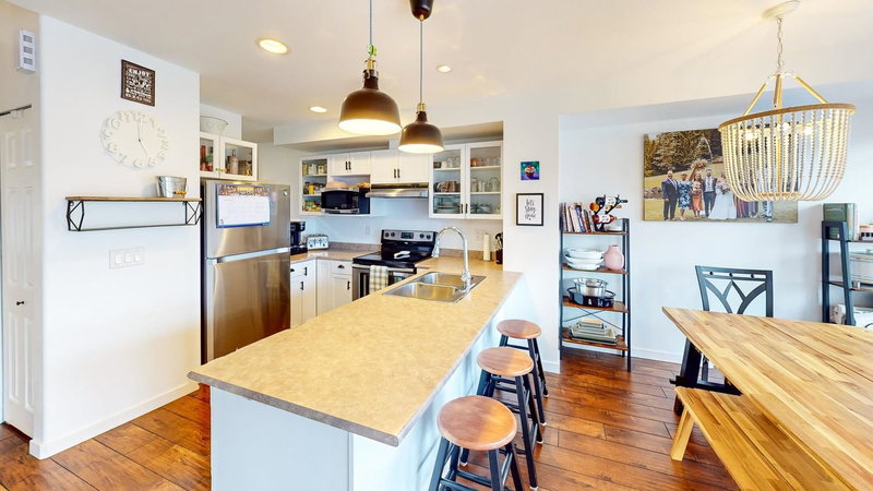 31 - 46906 Russell Road