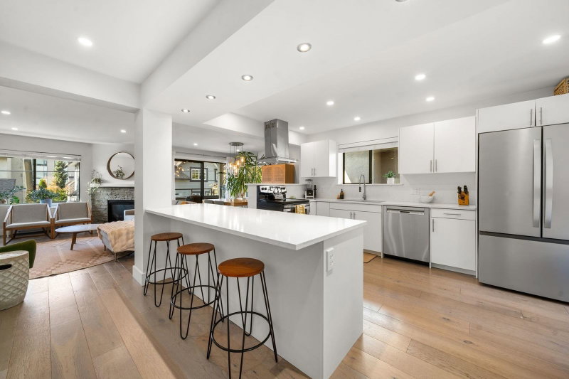 19 - 2133 St George's Avenue