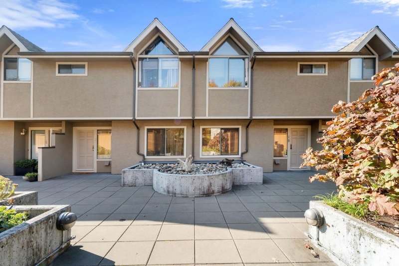 19 - 2133 St George's Avenue