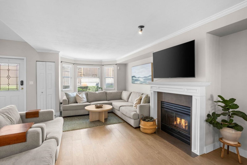 7 - 245 5th Street E