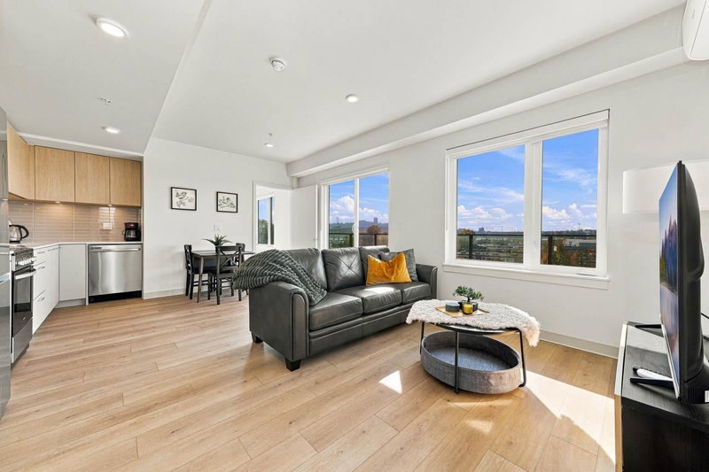 608 - 1529 Oxford Street