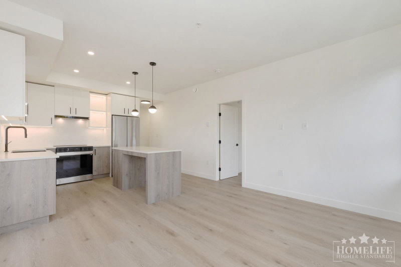 302 - 10425 147 Street