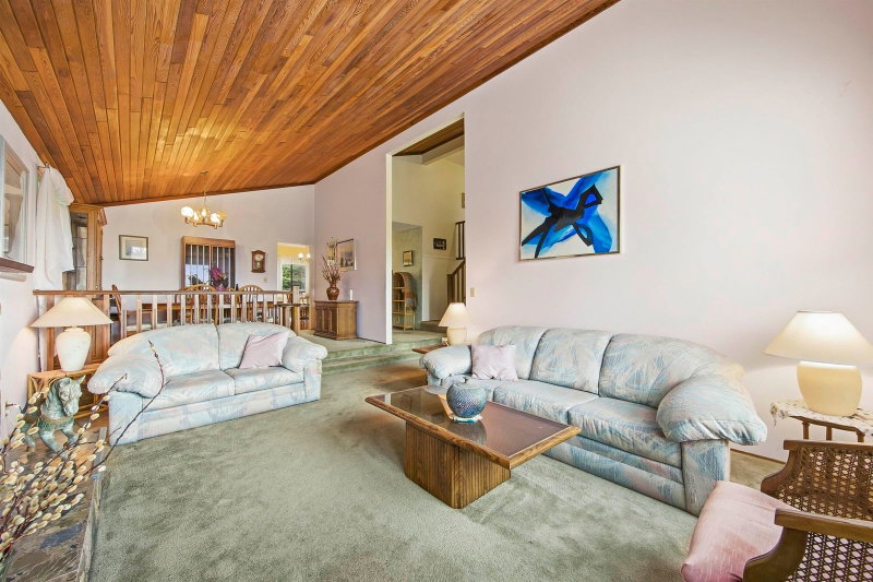 1215 Cypress Place
