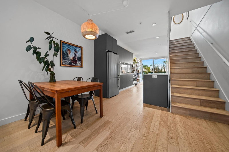 312 - 1647 Pender Street E