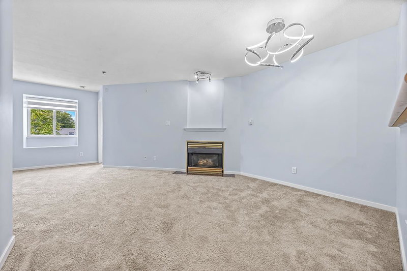 211 - 868 Kingsway