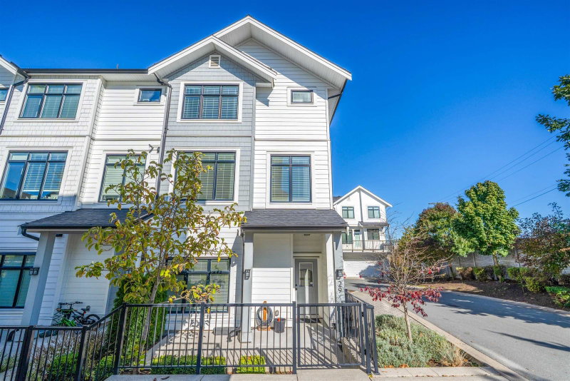 29 - 17557 100 Avenue
