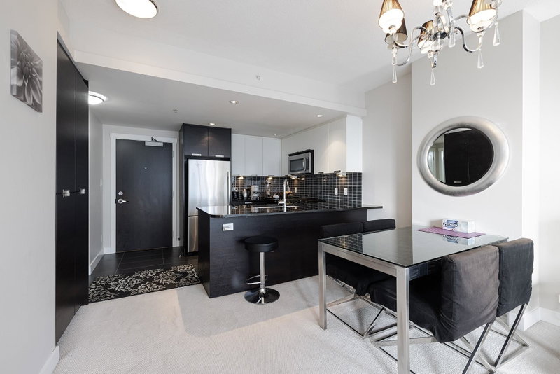 1606 - 2968 Glen Drive
