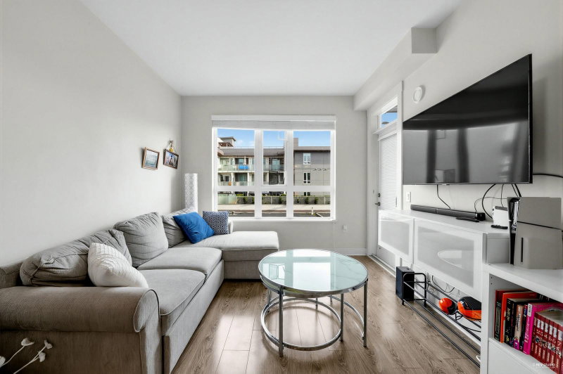 307 - 733 14th Street W