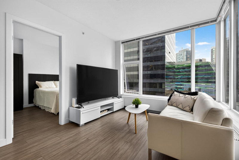 809 - 13615 Fraser Highway
