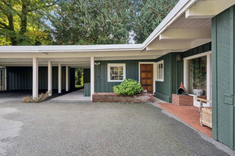 455 Macbeth Crescent