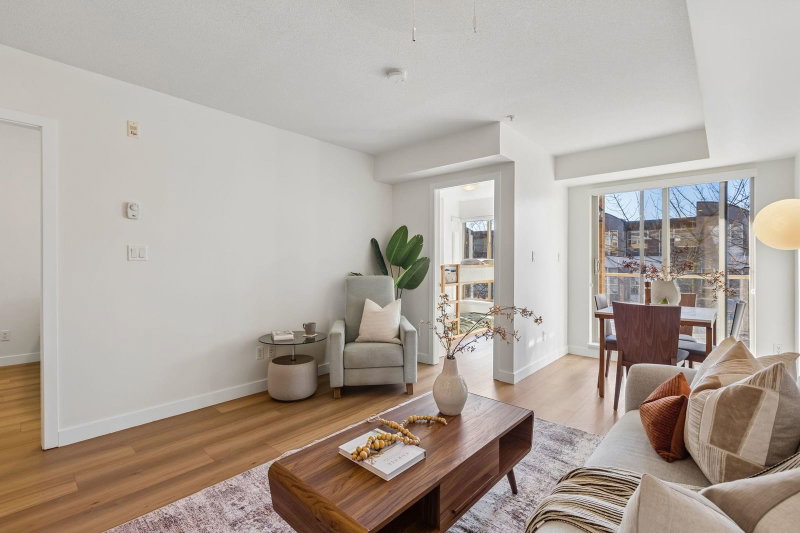 311 - 702 King Edward Avenue E