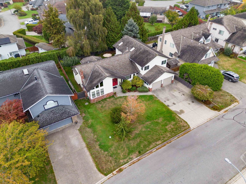 4695 London Crescent