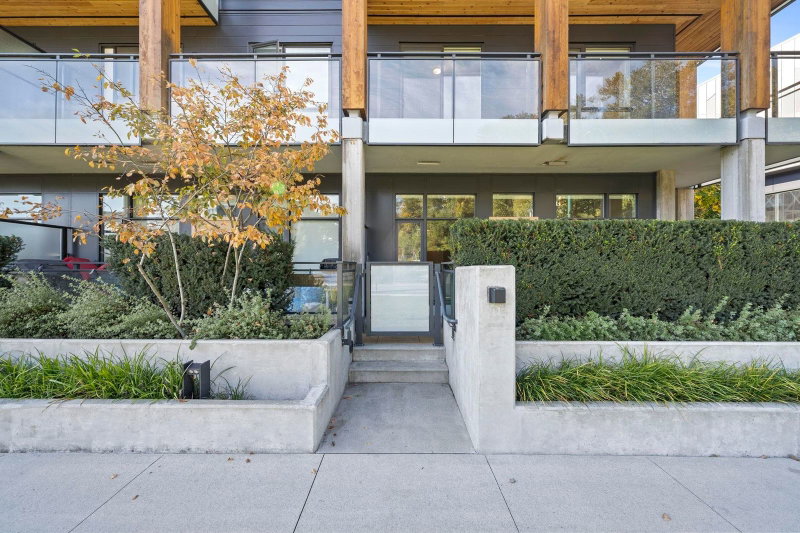 101 - 3588 Sawmill Crescent