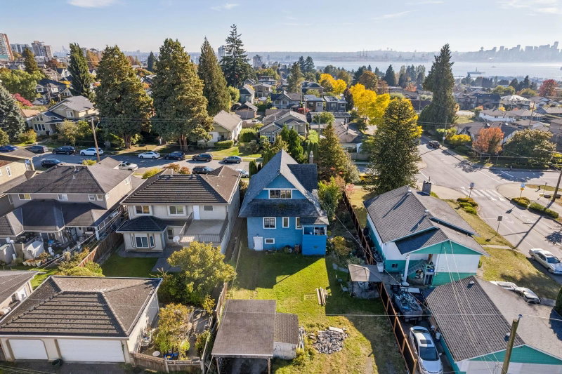 358 16th Street W