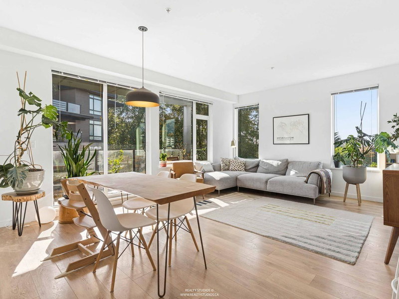 313 - 725 Marine Drive