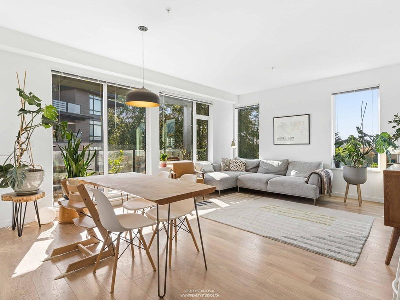 313 - 725 Marine Drive