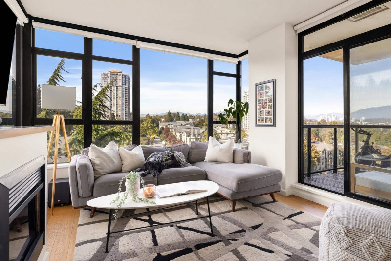 1105 - 15 Royal Avenue E