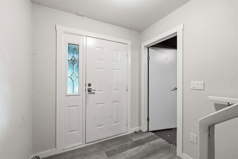 3743 Nanaimo Crescent
