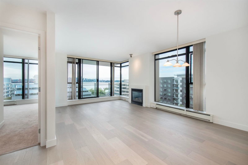 712 - 175 1st Street W
