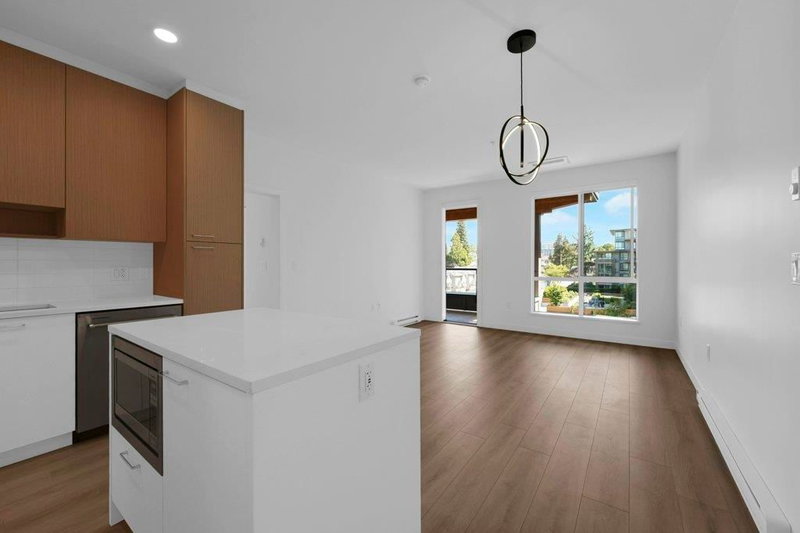 421 - 7588 16th Street