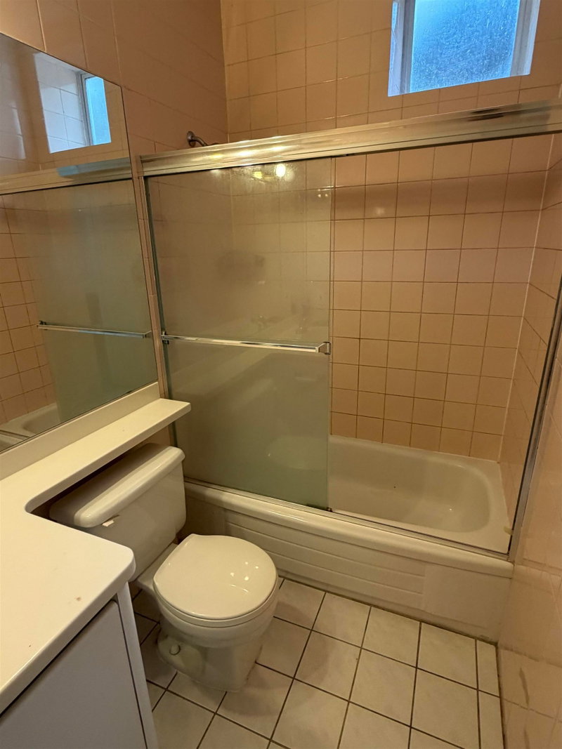 26XX 23 Avenue W