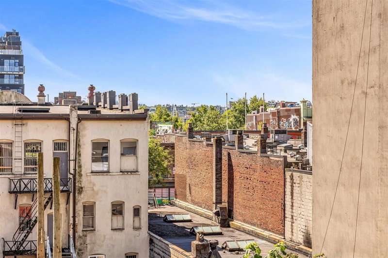 404 - 138 Hastings Street E