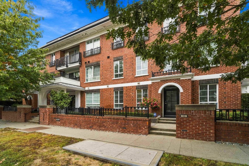 212 - 555 Foster Avenue