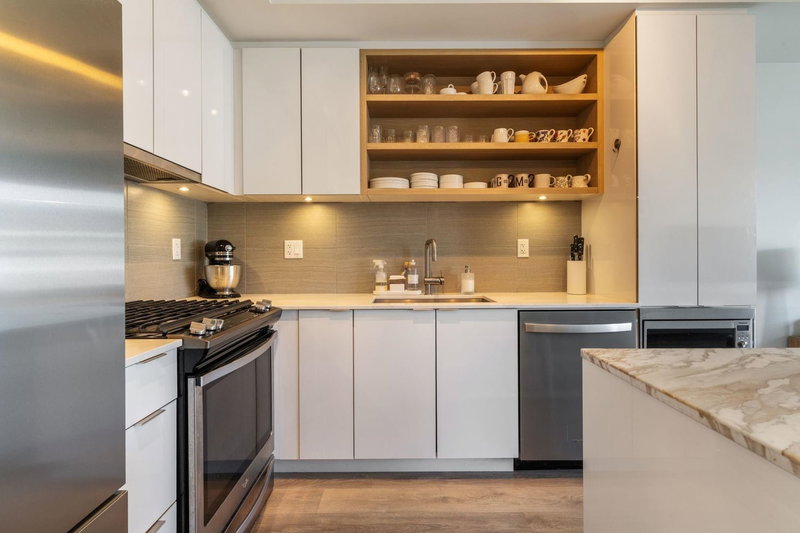 403 - 725 Marine Drive