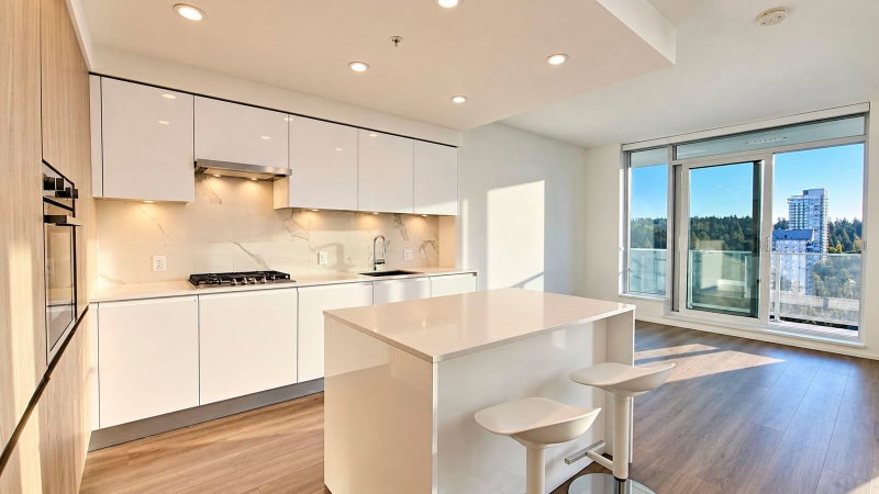 1805 - 3888 Evergreen Place