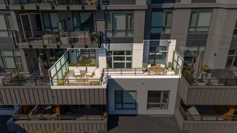 208 - 707 3 Street E