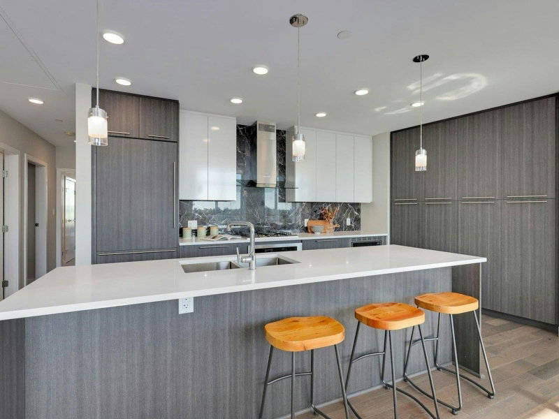 604 - 5033 Cambie Street