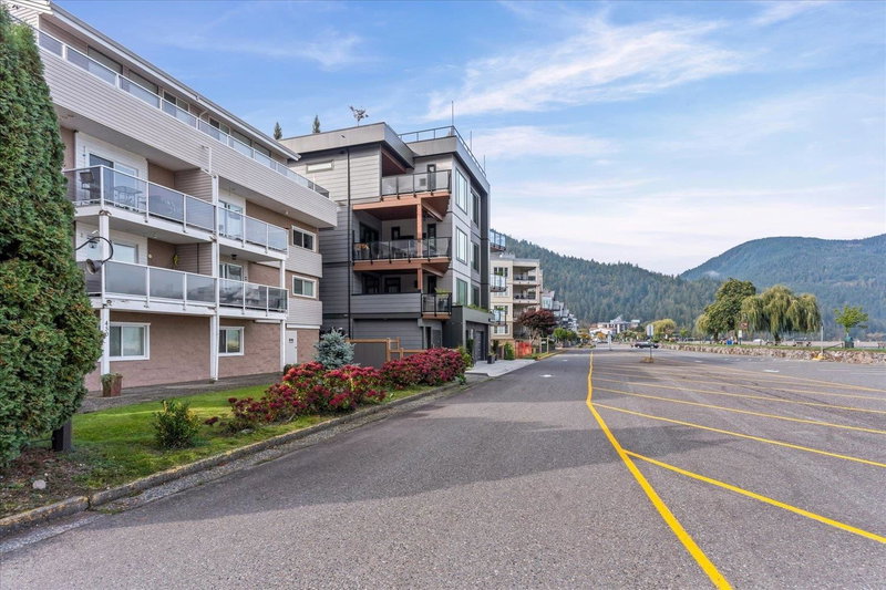 1 - 450 Esplanade Avenue