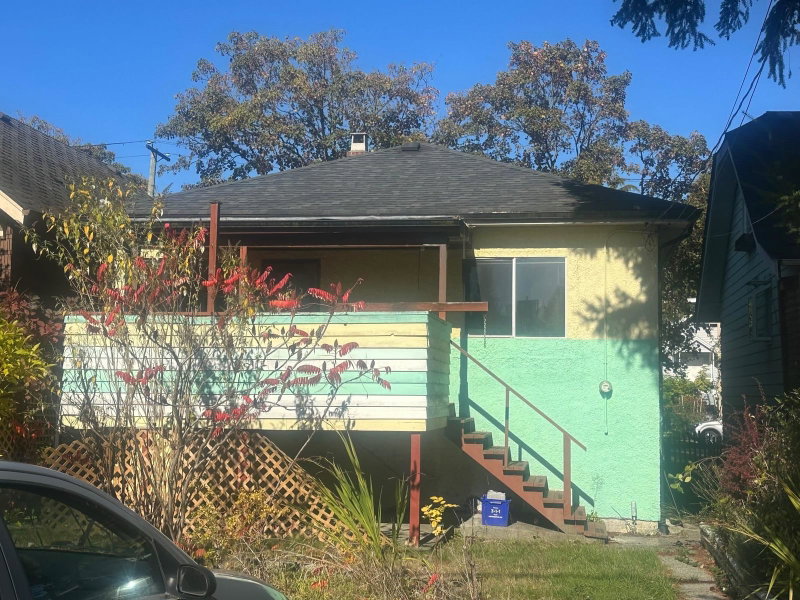 3212 6th Avenue W