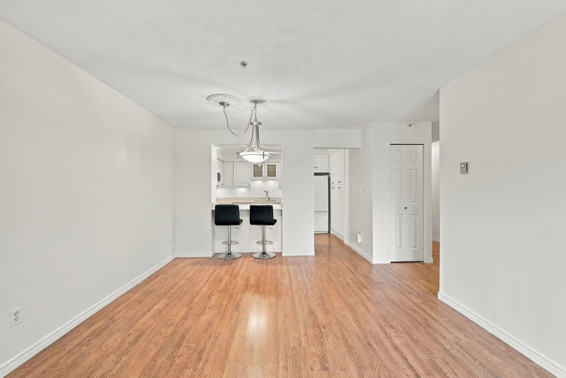 106 - 2973 Burlington Drive