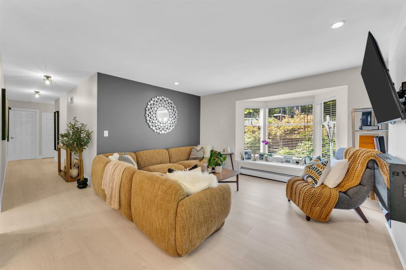 10 - 1140 Falcon Drive