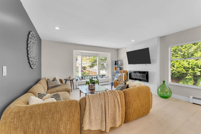 10 - 1140 Falcon Drive