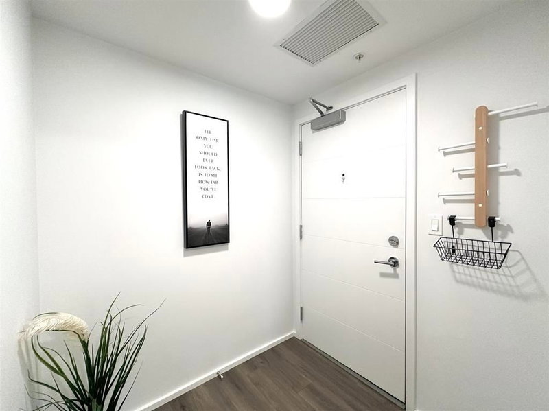 2511 - 3833 Evergreen Place