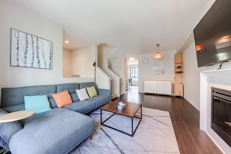 54 - 5510 Admiral Way