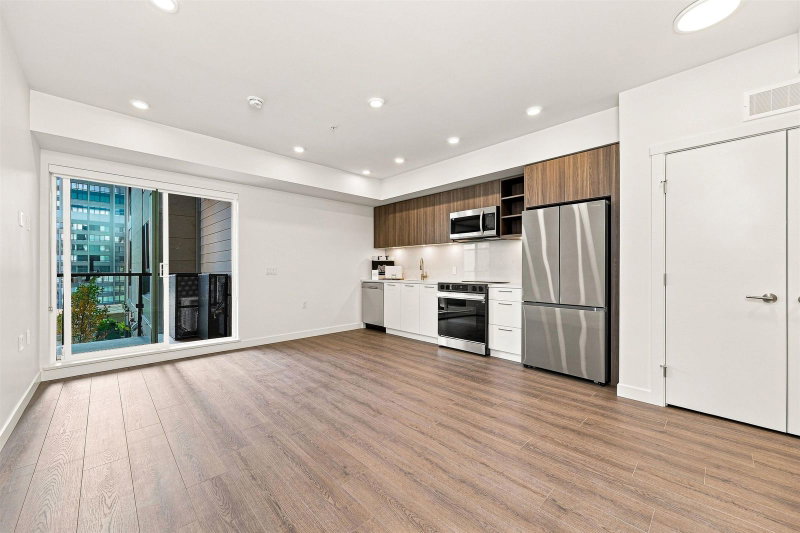 233 - 82 First Street