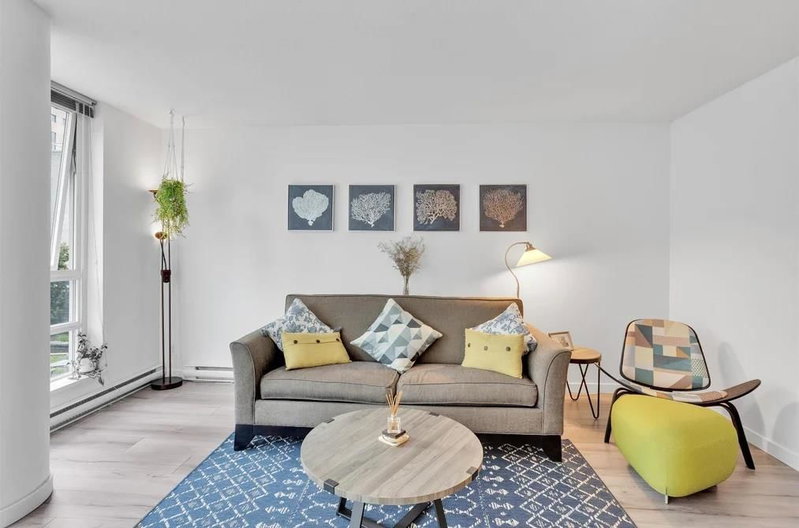 502 - 233 Robson Street