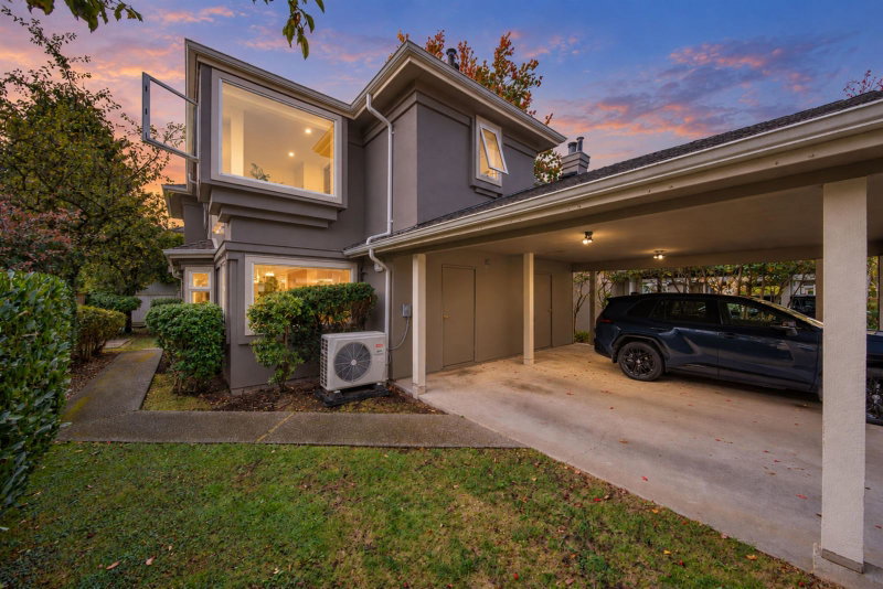 6 - 5111 Maple Road