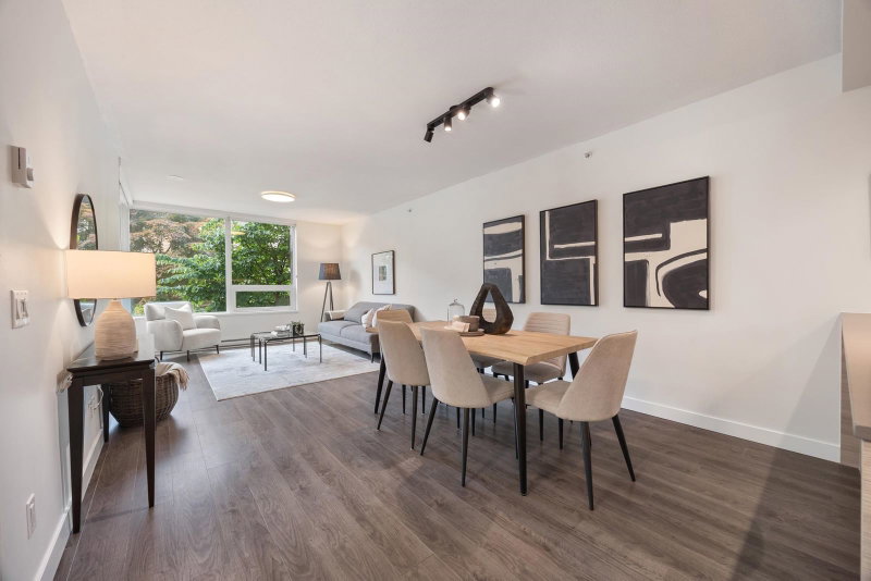 TH2 - 988 Quayside Drive