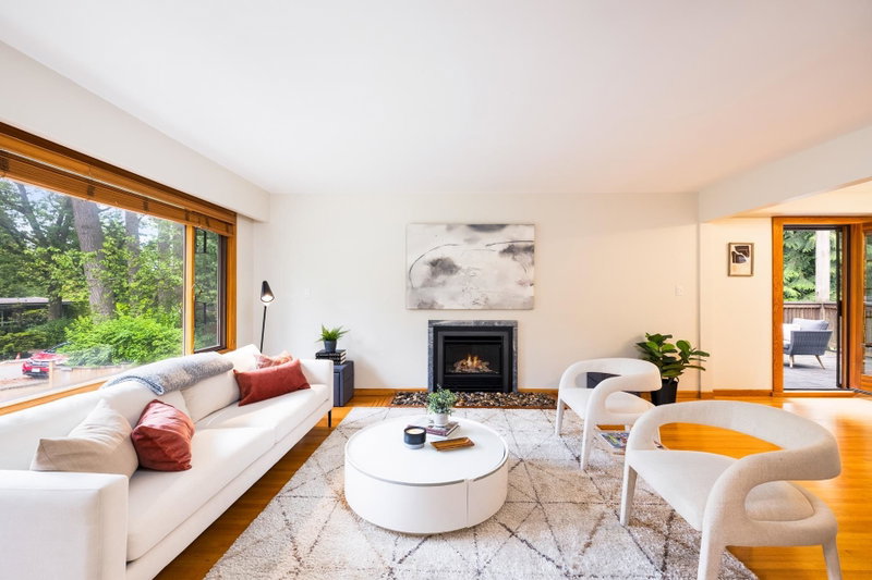 1561 Merlynn Crescent
