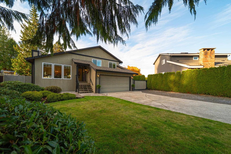 327 Mount Royal Court