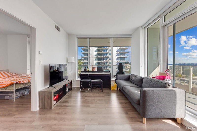 905 - 3833 Evergreen Place