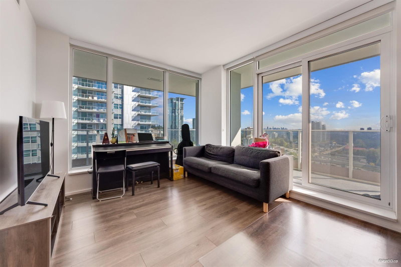 905 - 3833 Evergreen Place