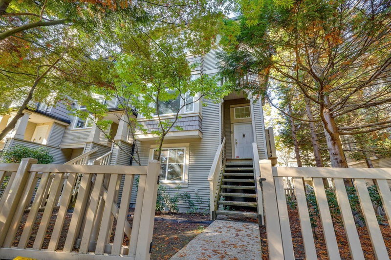 19 - 3711 Robson Court