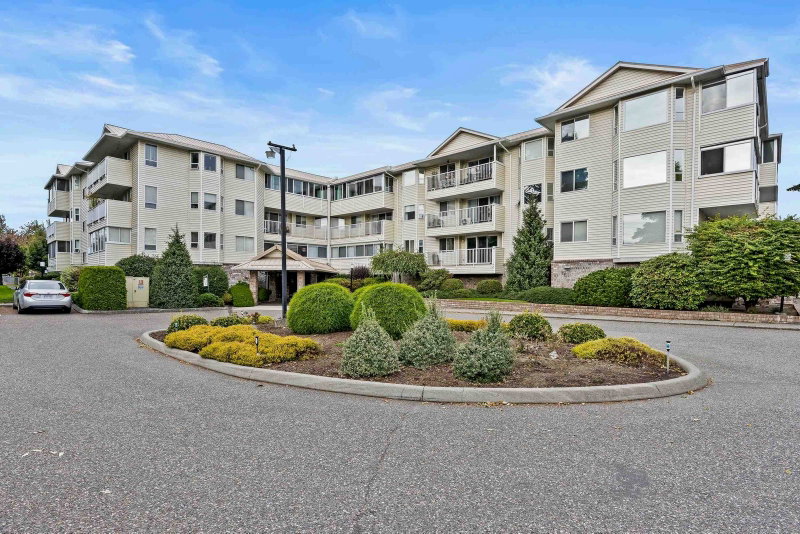 302 - 8725 Elm Drive