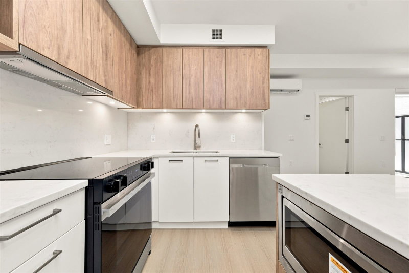 331 - 82 First Street