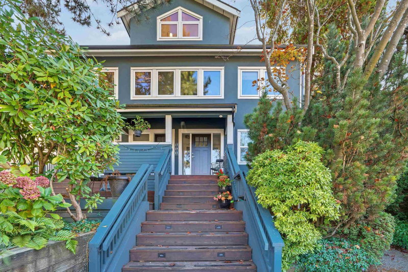4 - 2682 8th Avenue W